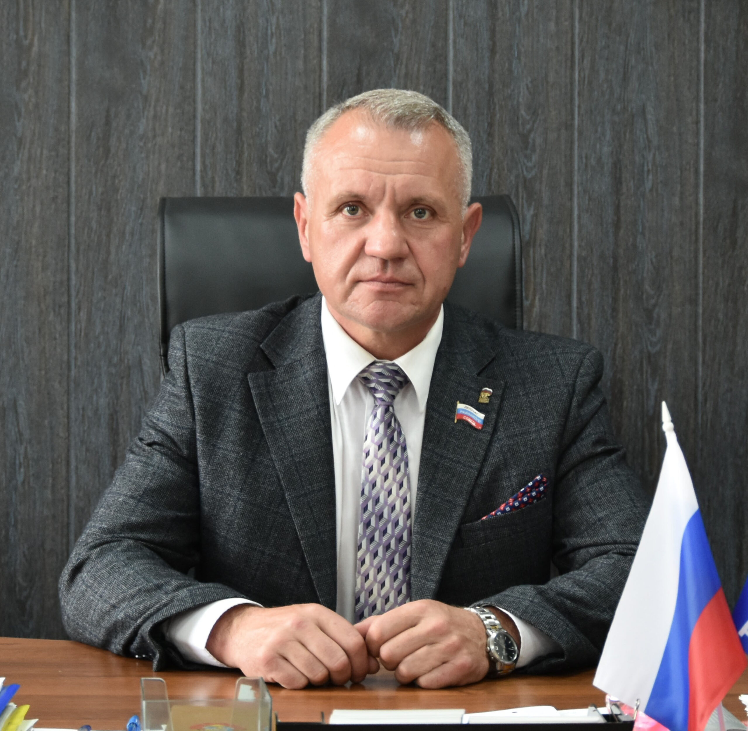 Сергей Иванович Степаниденко, глава района, председатель районного Совета народных депутатов Красногорского района Брянщины, считает, что защита Отечества для российского народа была и остаётся важнейшей миссией