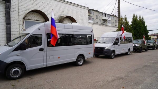 Росгвардия вручила служебный автотранспорт Центру спецназначения «Защита» Брянской области