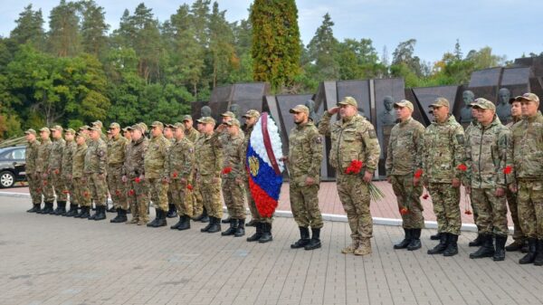 Бойцы брянского «БАРСа» почтили память воинов-освободителей на Партизанской поляне
