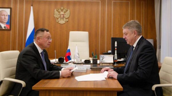 Глава Брянщины Александр Богомаз провел рабочую встречу с министром строительства и ЖКХ РФ Иреком Файзуллиным