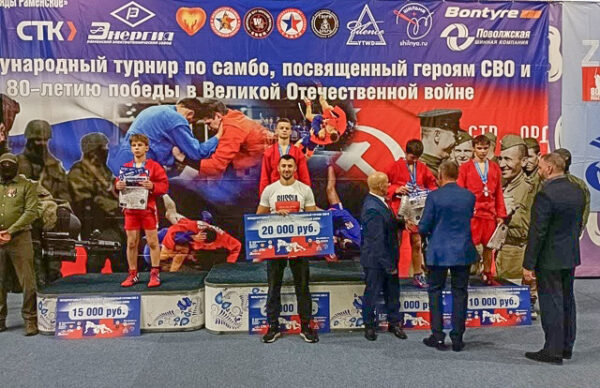 Брянский самбист Архип Долженко привез в Брянск «золото» с международных соревнований