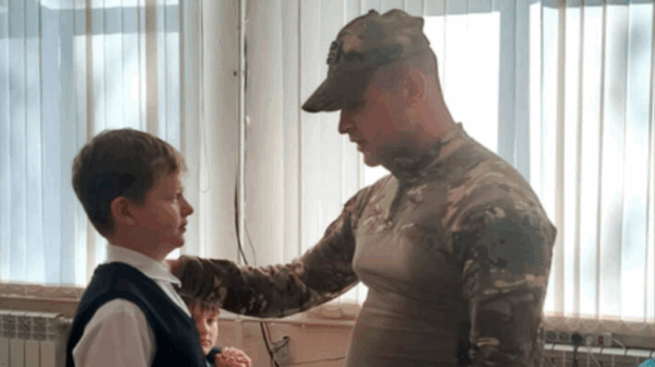 Боец спецоперации поблагодарил брянского школьника за письмо