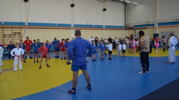 В Брянске состоялся спортивный праздник «Тренируйся со звездой»