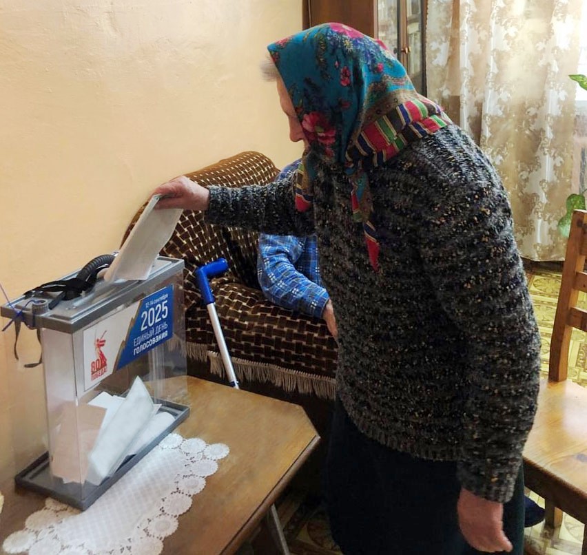 Проживающие в отделении временного проживания граждан пожилого возраста и инвалидов Комплексного центра социального обслуживания населения Красногорского района сделали свой выбор