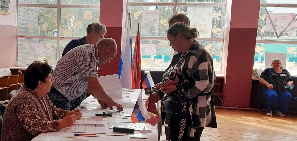 Голосование на избирательном участке красногорских Перелаз продолжается