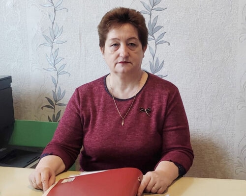Татьяна Михайловна Тарико, директор Летяховской основной общеобразовтельной школы, депутат районного Совета народных депутатов Красногорского района Брянщины, считает, что россияне отстоят свою страну и её будущее