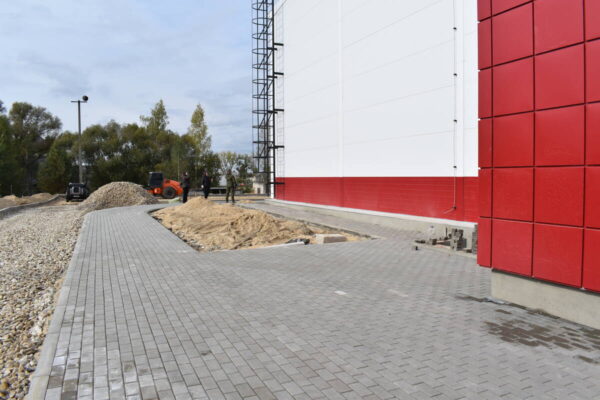 В Клетне Брянской области благоустраивают территорию строящегося СОКа с бассейном