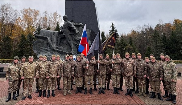 Бойцы брянского «БАРСа» почтили память воинов-водителей
