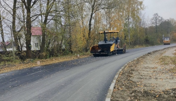 В Брянске продолжается обновление автодороги по улице Инженерной