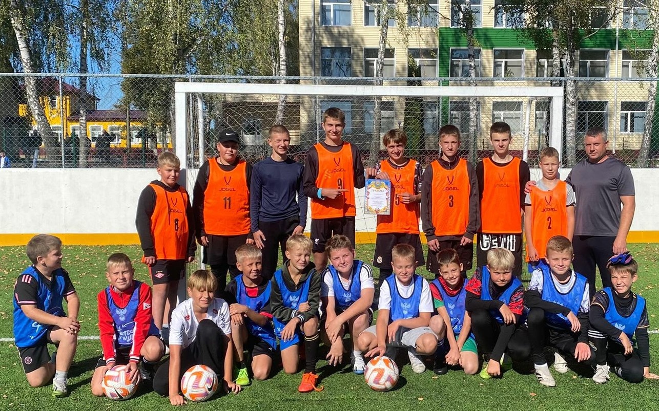 Красногорские школьники Брянщины стали победителями турнира по мини-футболу