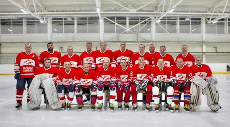 На Брянщине стартовал 15-й сезон Ночной хоккейной лиги