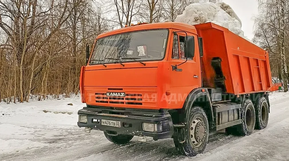 В Брянске дорожники работают в круглосуточном режиме