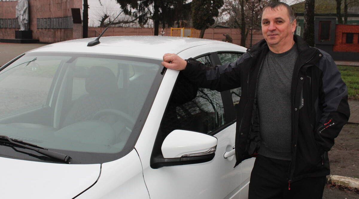 Лучшему комбайнеру года Брянщины вручили автомобиль