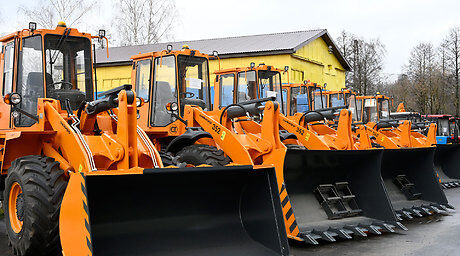 Губернатор Богомаз и председатель Гомельского облисполкома Крупко посетили «Амкодор-Брянск» 