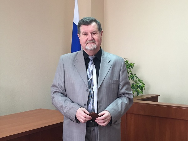 Давний друг и автор брянской газеты «Красногорская жизнь» Леонид Подвойский поздравляет её с юбилеем