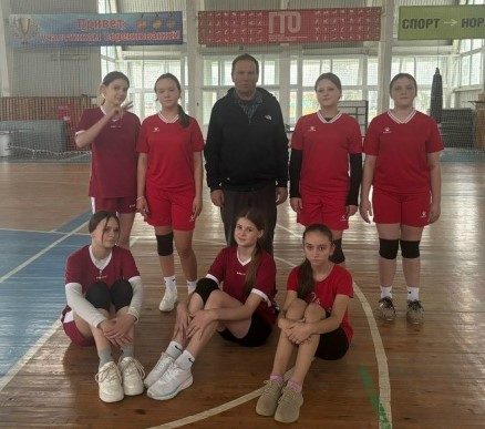 В брянской Красной Горе прошли районные соревнования по волейболу