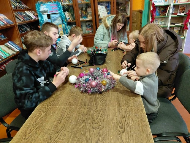 Рождества волшебные мгновенья в Лотаковской сельской библиотеке  брянской Красногорщины