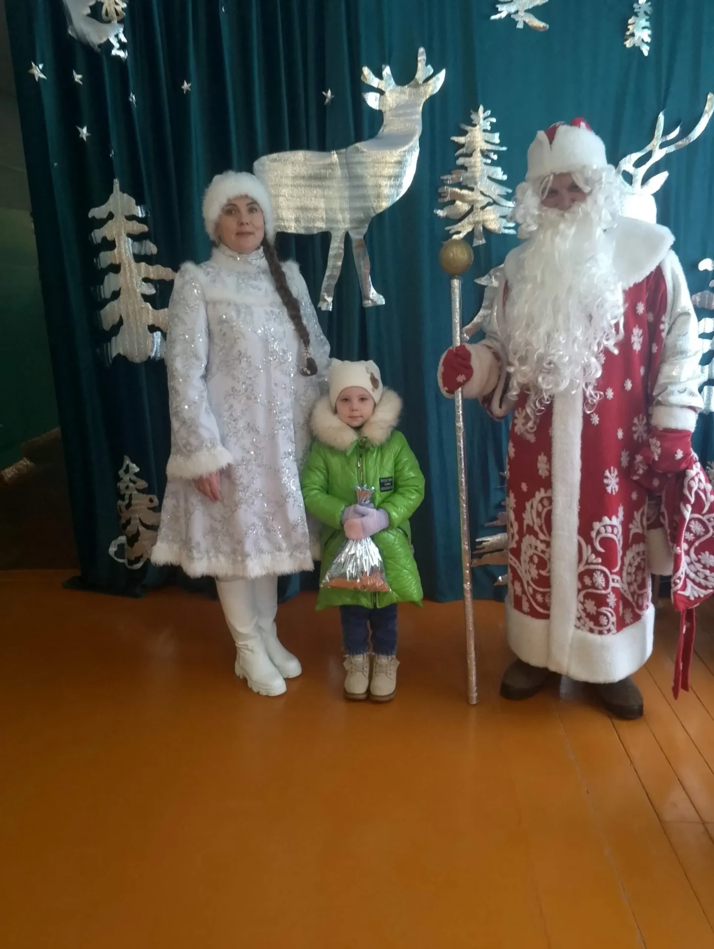 Жителей Красногорского района  Брянщины — с Новым Годом!