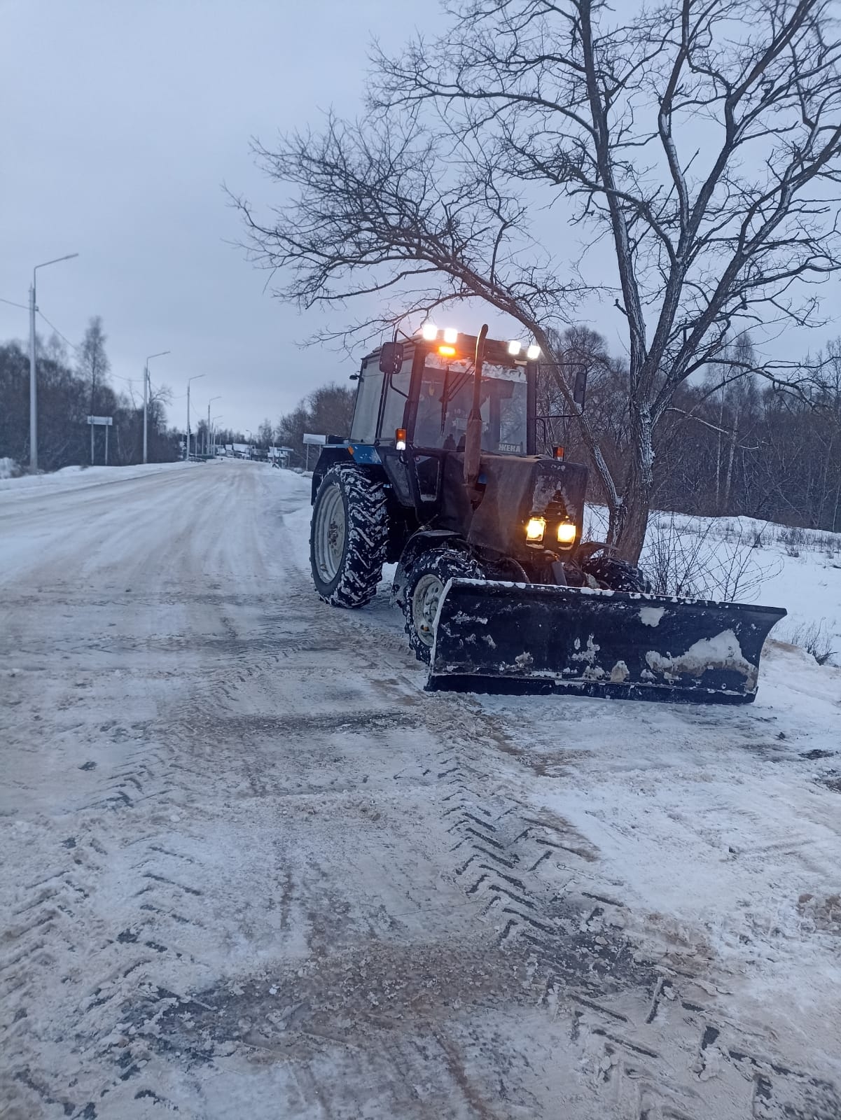 В  Красногорском районе Брянщины  ликвидируют последствие выпавшего снега