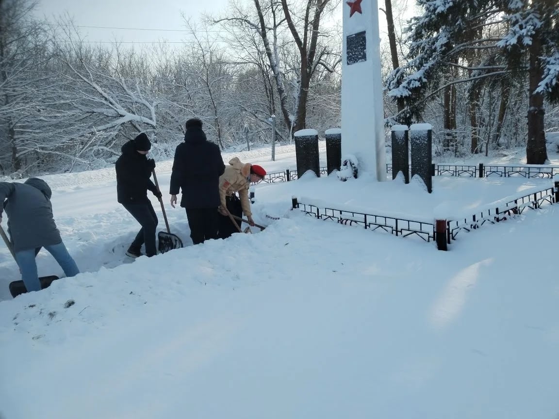 Красногорские школьники Брянщины приняли участие в акции «Снежный десант»