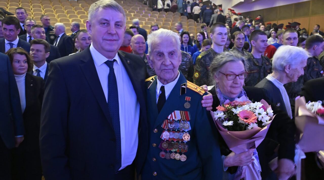 Глава Брянщины поздравил ветеранов и героев СВО с Днем защитника Отечества