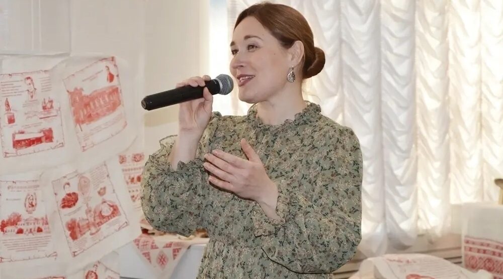 В Брянске работает выставка «Вдохновленные традициями»