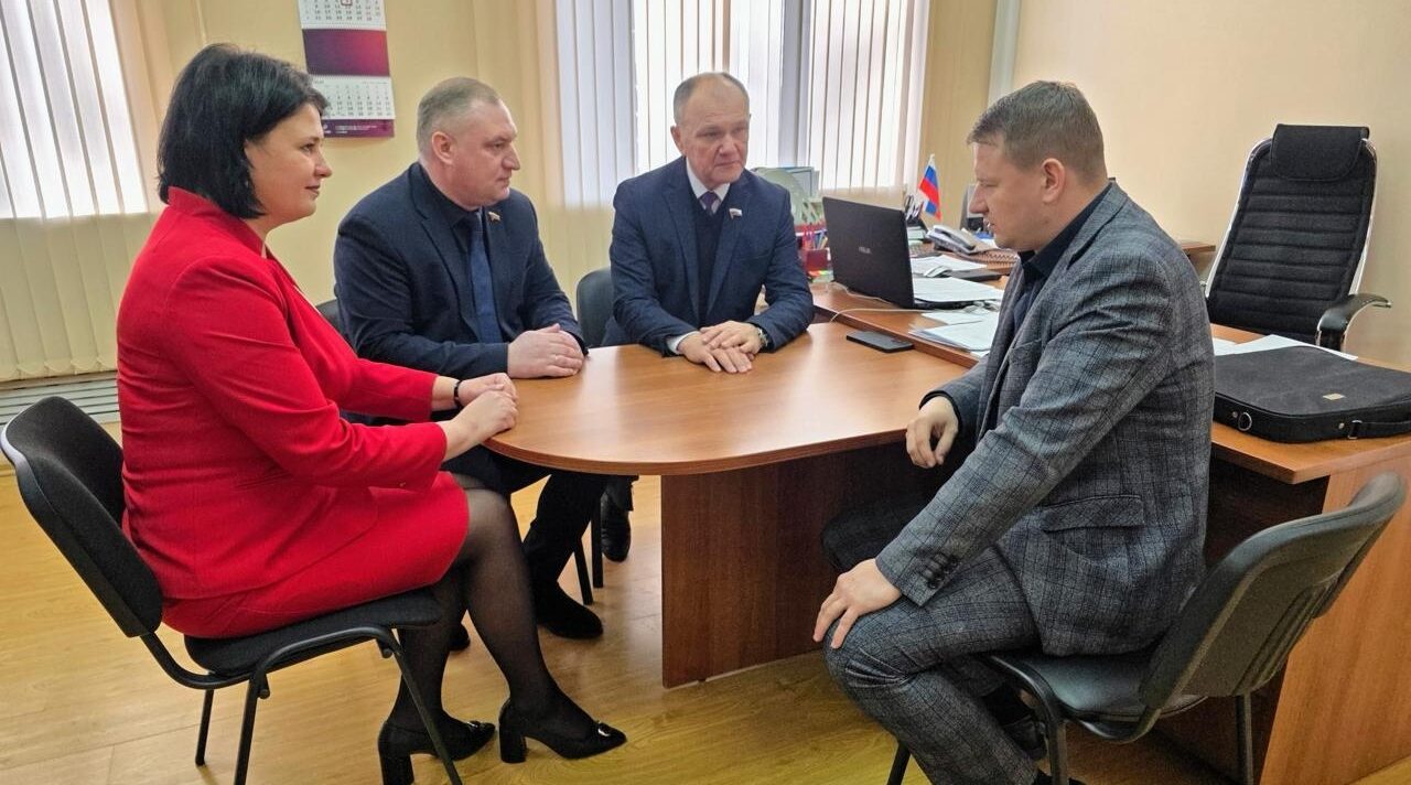 Депутат Госдумы Щеглов с рабочим визитом побывал в Выгоничском районк Брянщины