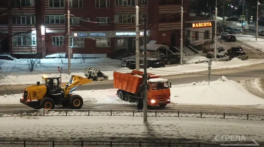 За минувший день с улиц Брянска вывезли 589 тонн снега