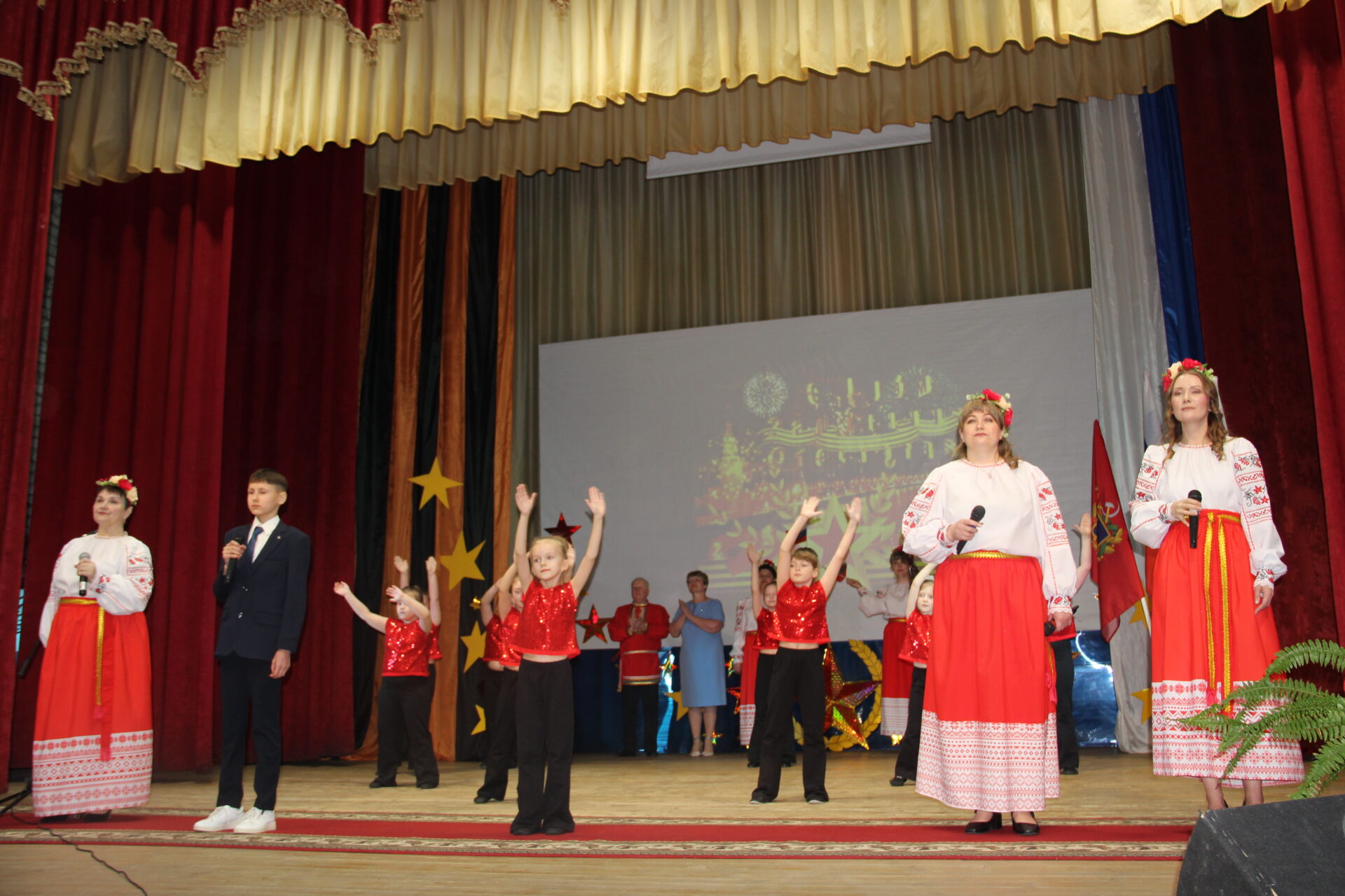 В брянской Красной Горе прошло мероприятие «Защитникам – слава!»