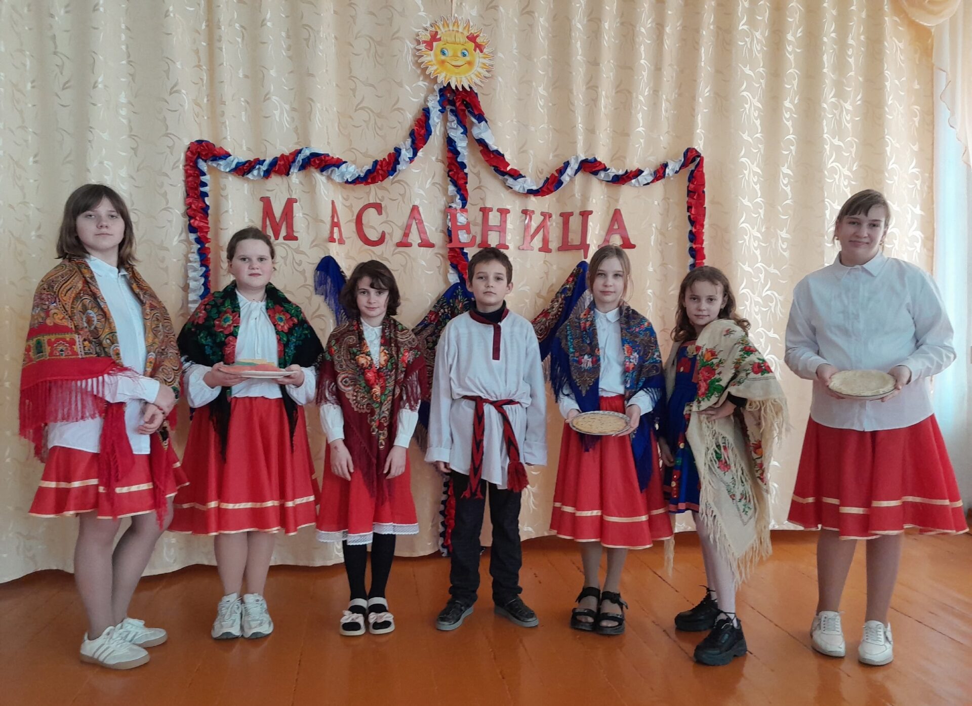 Широко, шумно и весело прошёл праздник в Перелазской средней школе