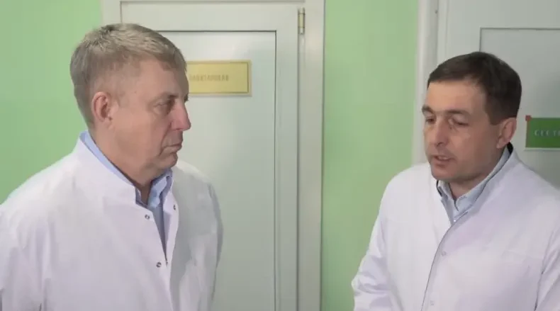 Глава Брянщины навестил  в больнице пострадавших от теракта жителей 