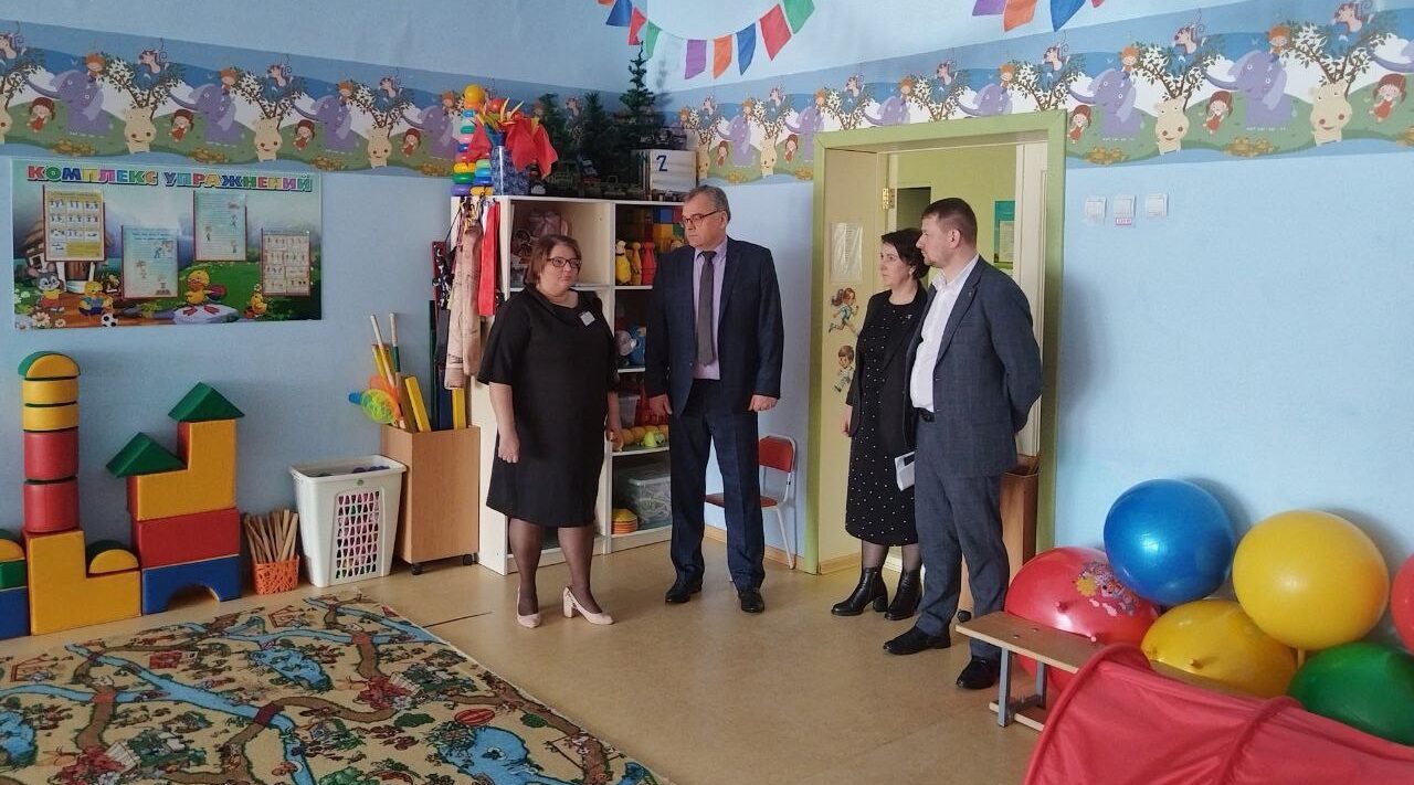 Замгубернатора Брянщины Юрий Никифоров посетил Выгоничский район