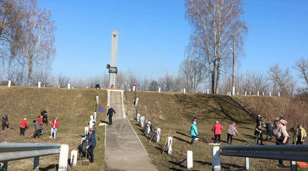 Жители Красногорщины потрудились в рамках общеобластного субботника