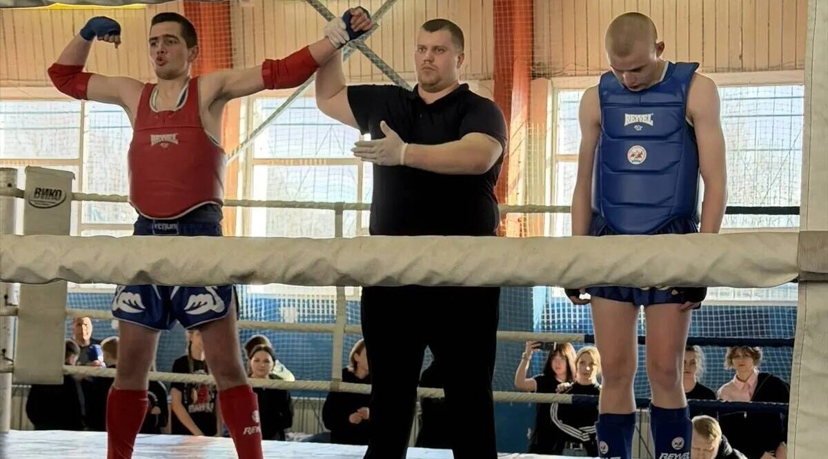 Студент из брянских Комаричей стал чемпионом по муайтай в Орле