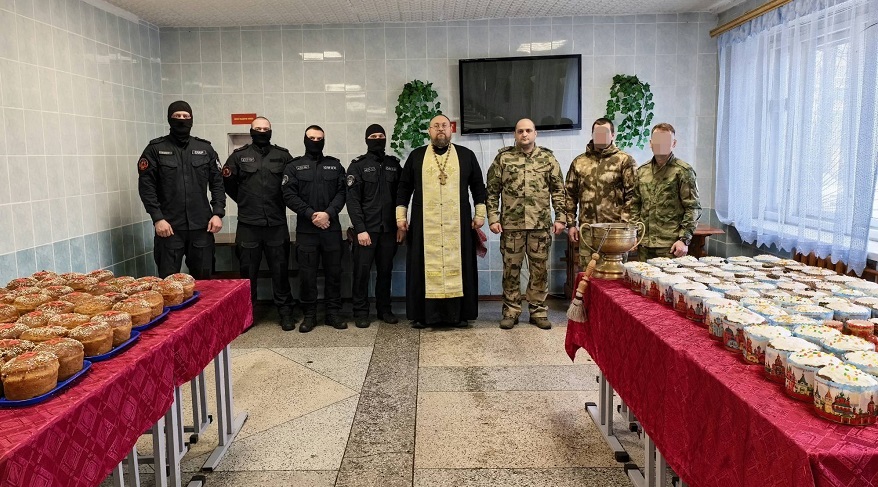 Брянские повара Росгвардии испекли куличи для бойцов приграничья