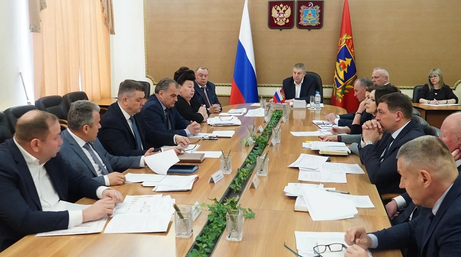 В правительстве Брянщины обсудили реализацию финансовых мер поддержки участников СВО