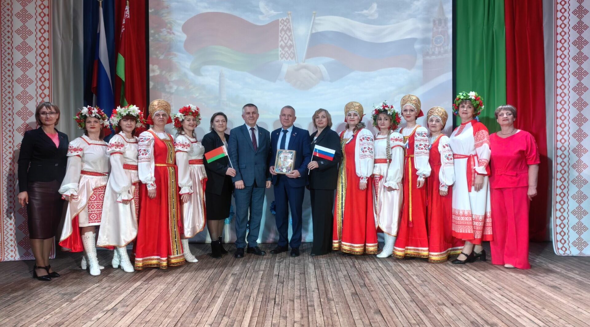 Красногорцы Брянщины поздравили друзей-белорусов