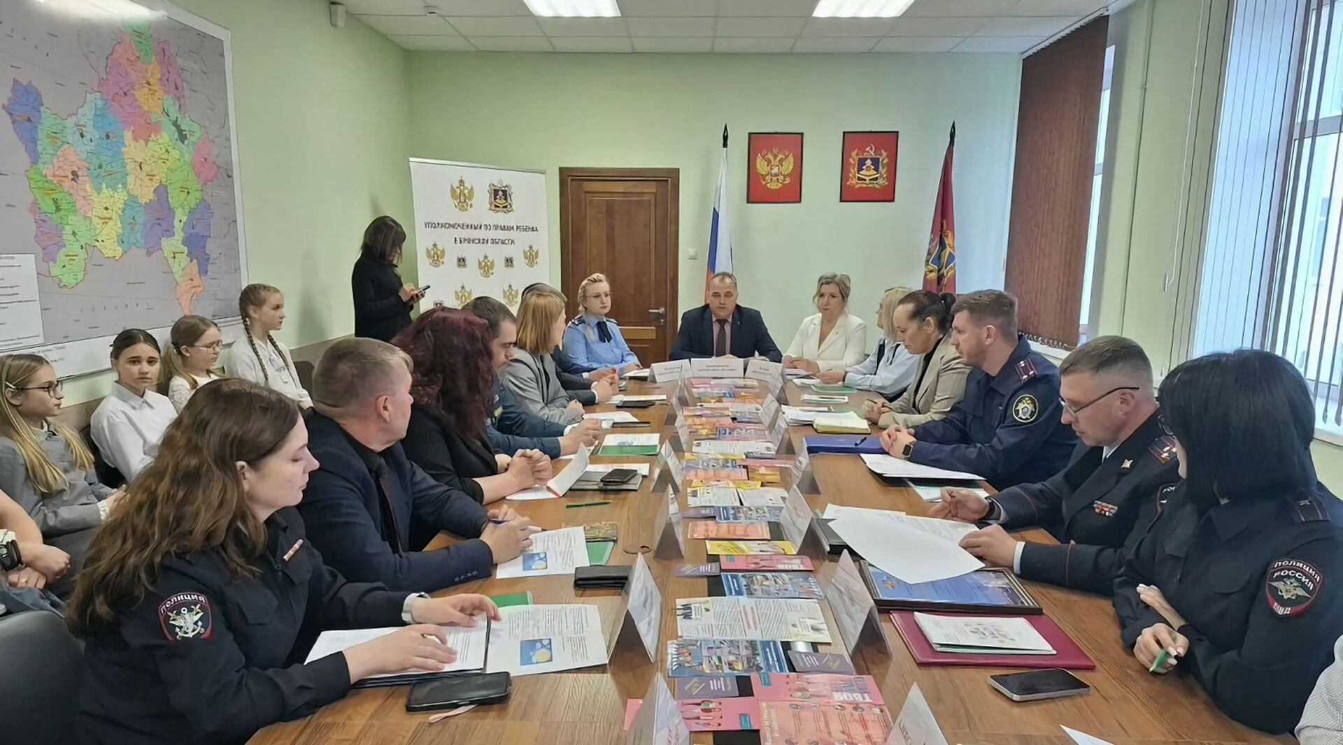 В Брянске прошло заседание круглого стола «Безопасность детей в наших руках»