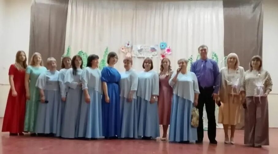 В красногорских Лотаках Брянщины прошёл праздничный концерт, посвящённый 1 Мая