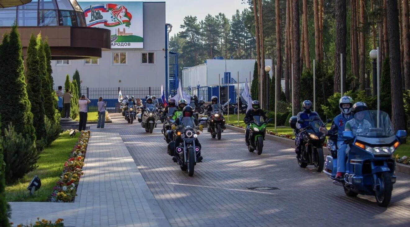 Работники брянского предприятия приняли участие в российско-белорусском автомотопробеге