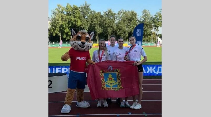 Брянские спортсменки взяли четыре медали на чемпионате России по эстафетному бегу