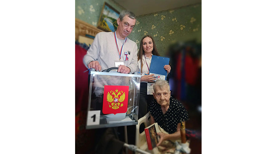 100-летняя жительница брянского Новозыбкова проголосовала на дому