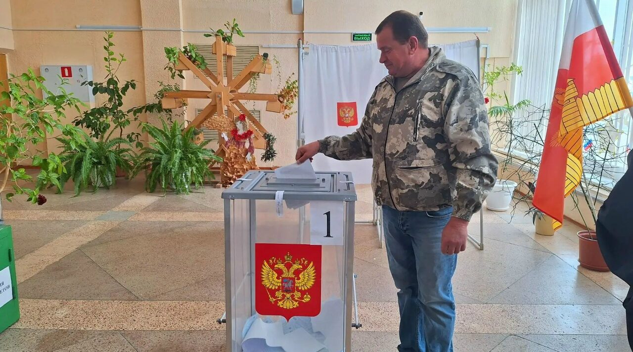 Избиратели Красногорского района в выходной день приходят на участки