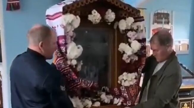 В селе Яловка брянской Красногорщины прошёл старинный обряд «Свеча»