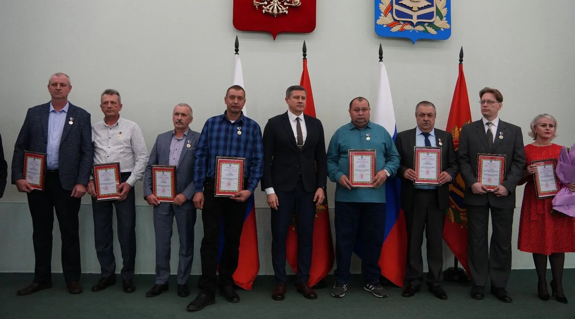 Глава Брянщины Егор Ковальчук поздравил сотрудников дорожной отрасли региона
