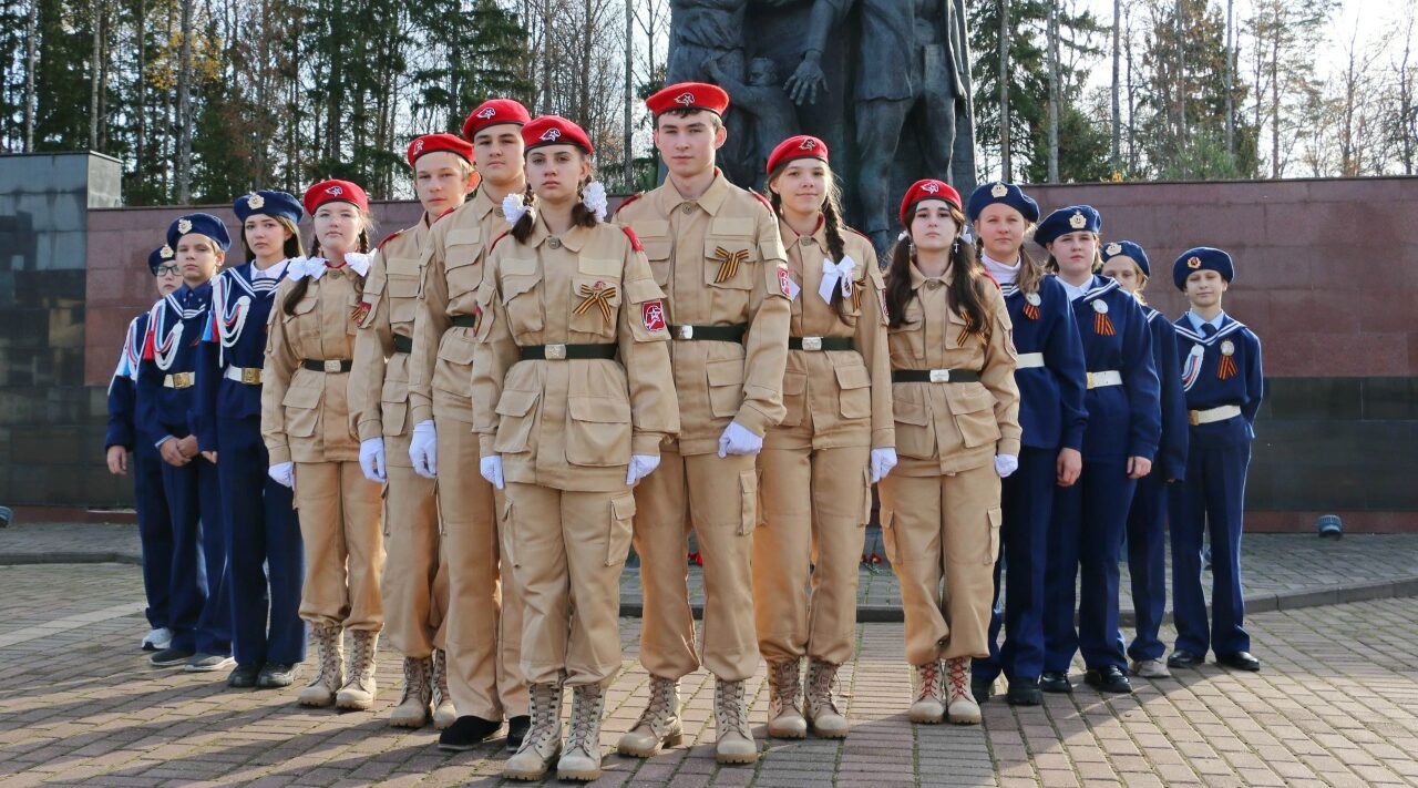 На брянском мемориальном комплексе «Хацунь» состоялся митинг памяти